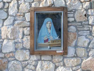 E non mancano copie di opere famose, dall�Annunciazione di Antonello da Messina...